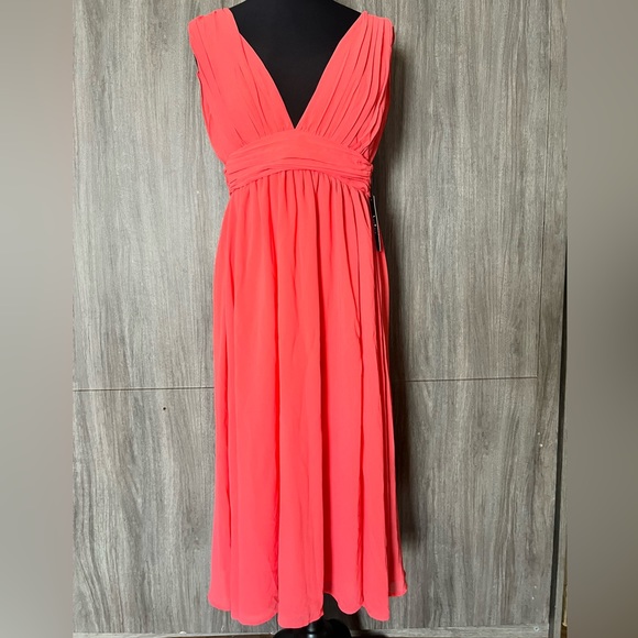 Lulu’s midi dress 👗 - Picture 3 of 15